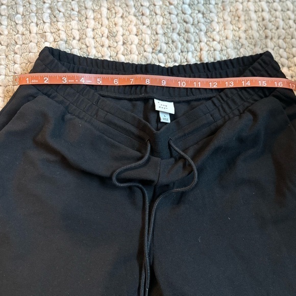 Black Sweats Joggers High-Rise Ankle Length Taper
Knit Pants - A New Day™ - Picture 15 of 15